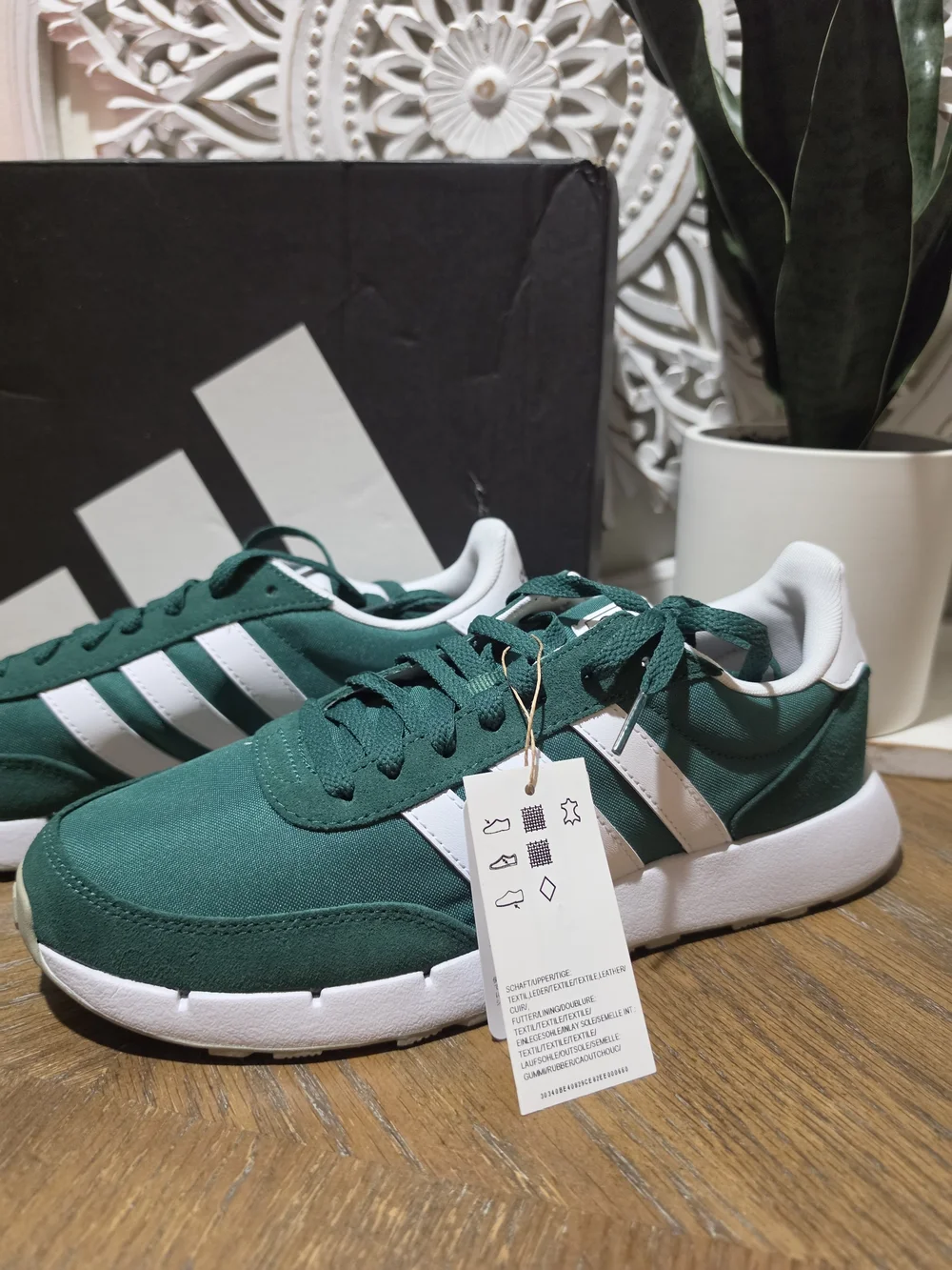 NEW Adidas Run 60s 2.0 sneakers Collegiate Green/Cloud White Mens Size 9 W/box